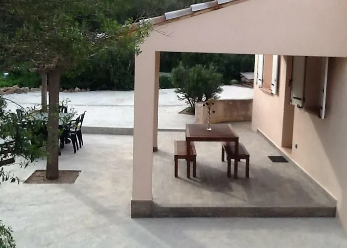 بيت للعطل 10 Casa Scaledda 3 Etoiles بورتو فيكشْيو